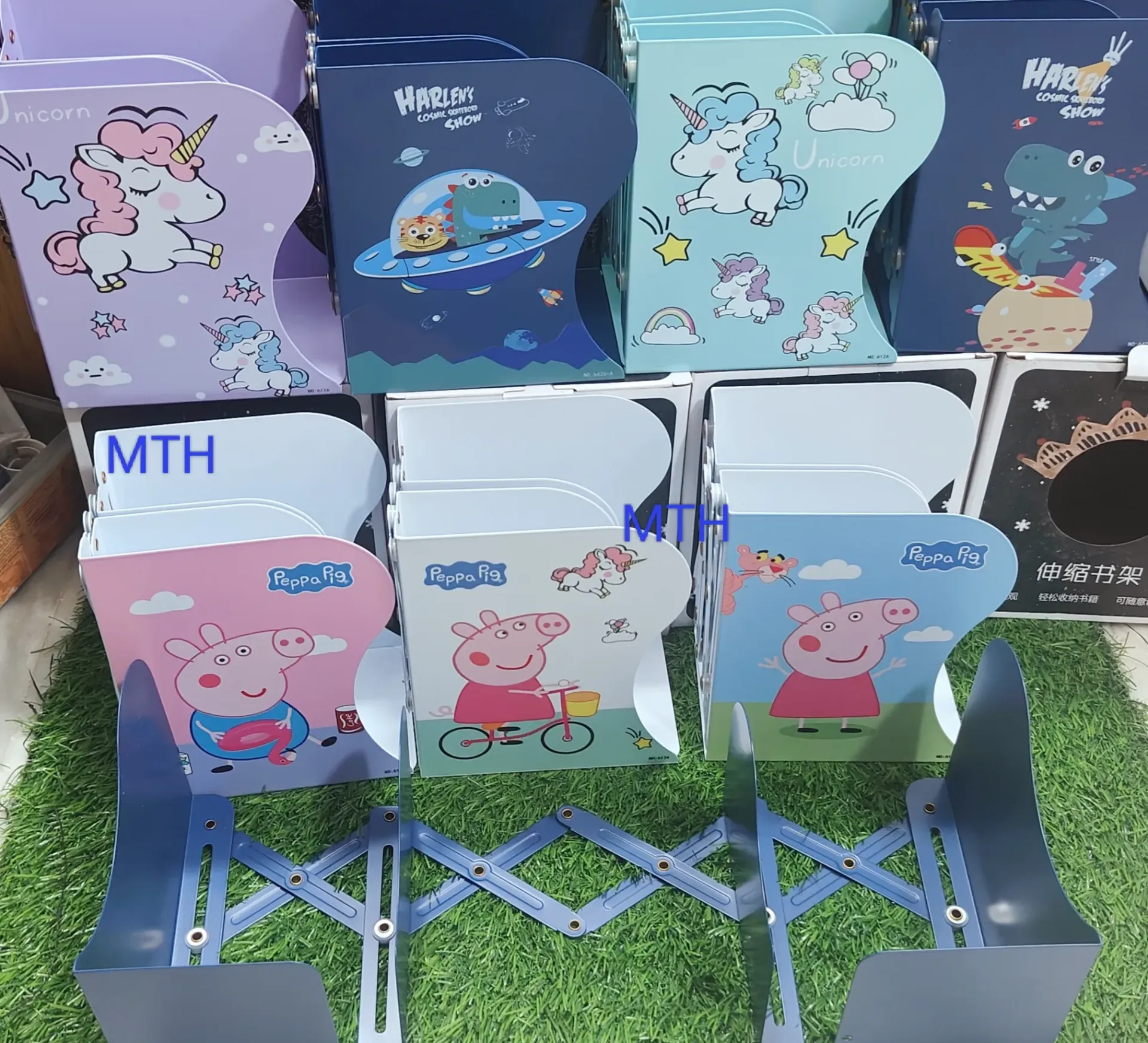 [school essentials - quirky stationary-45114] Expandable Bookends | Metal Bookcase | Desktop Bookshelf | Adjustable Bookend | Book Stand | Books Holder | Racks | Office | Files | Organizer