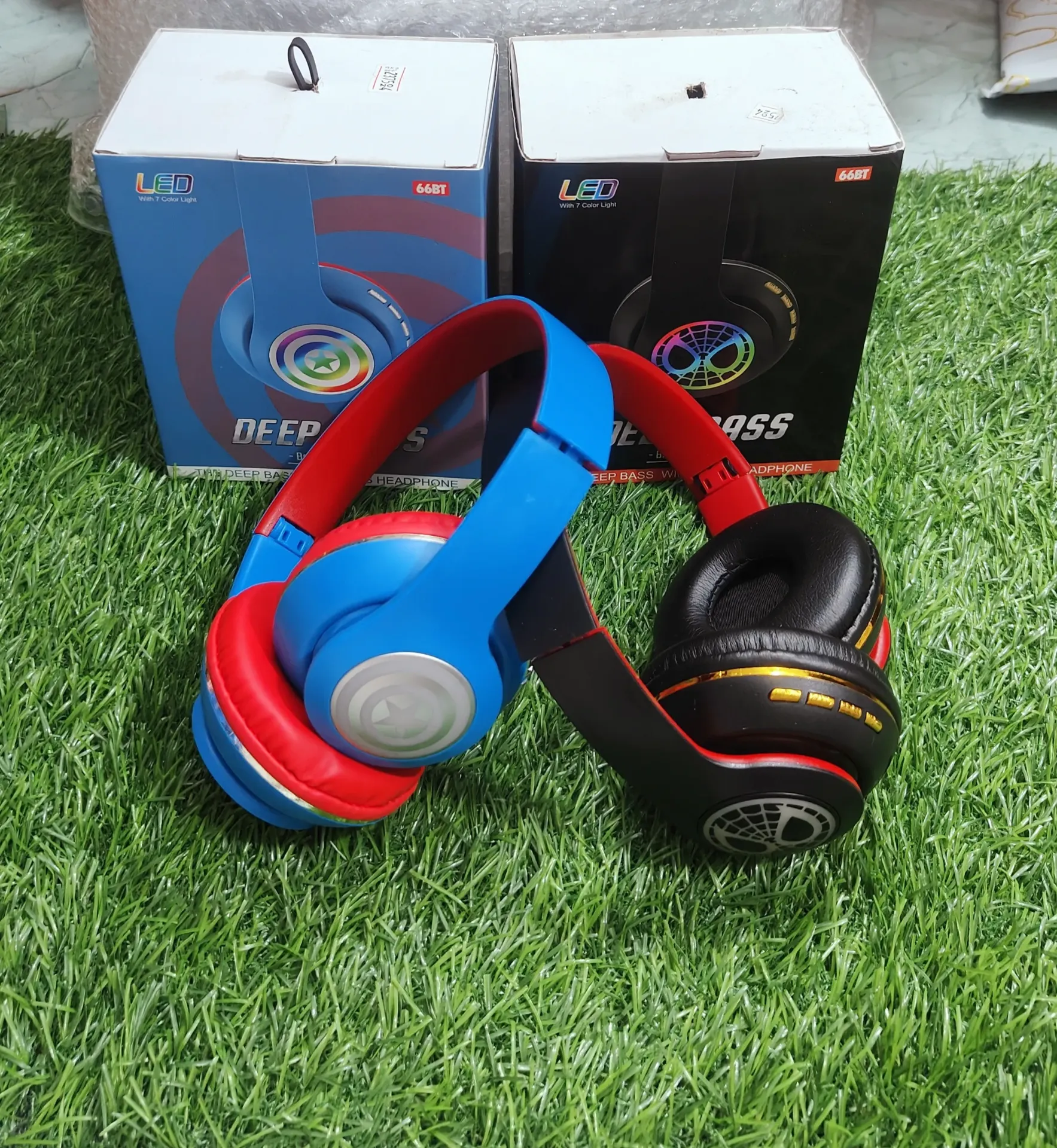 Kids Bluetooth Headphones,Colorful LED Lights Kids Headphones Wireless,74 / 85dBA Safe Volume,85H Playtime,Fast Charging,Bluetooth 5.2,Over Ear,Built-in Mic for