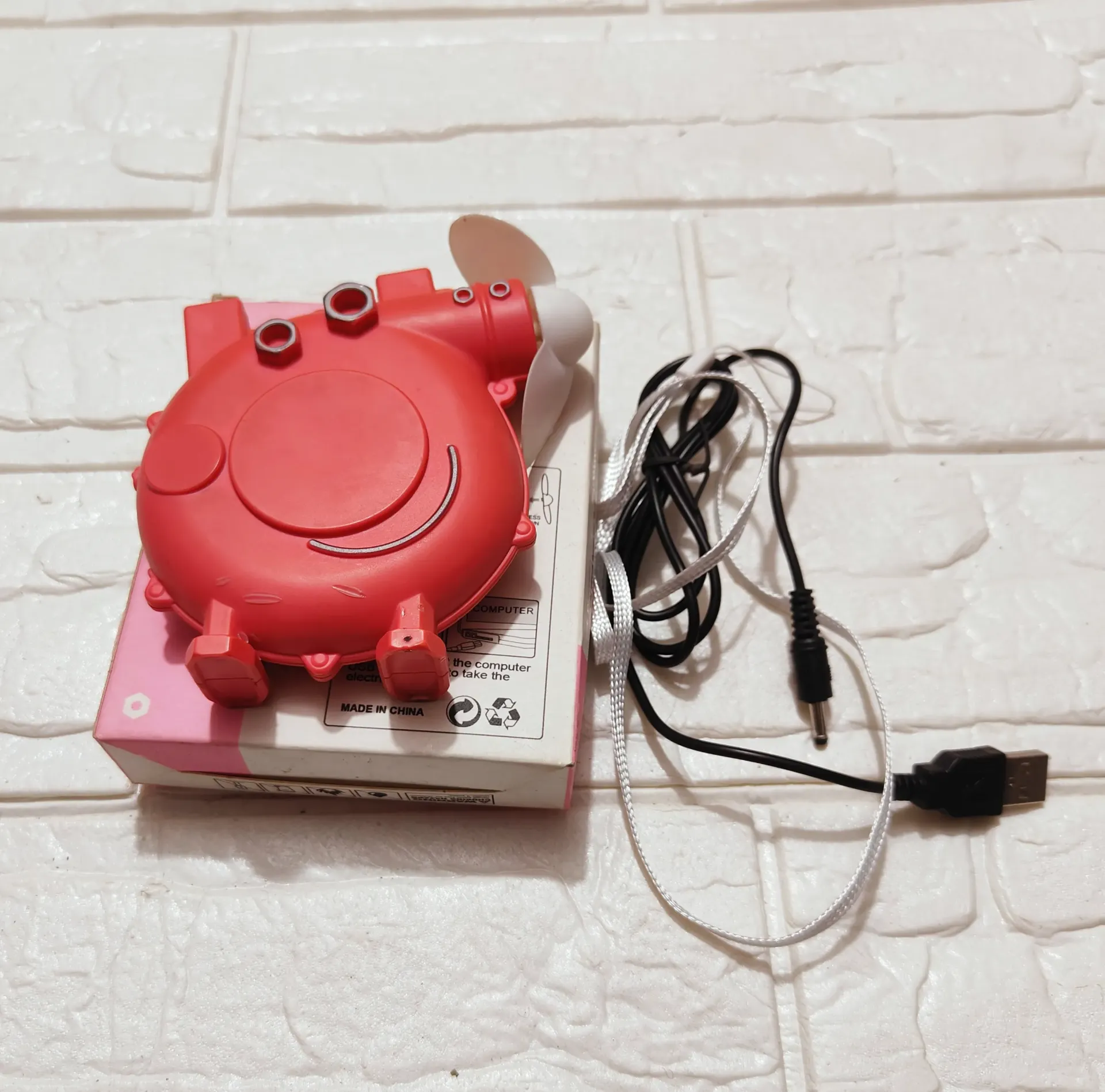 [toys  games - bubbles and guns-72177] USB charging Portable Mini Fan